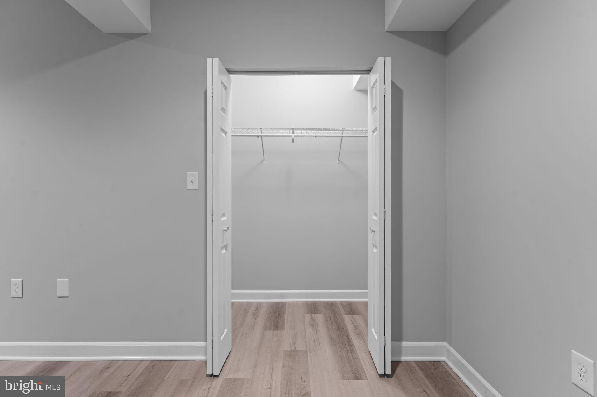 LOWES ISLAND - Residential