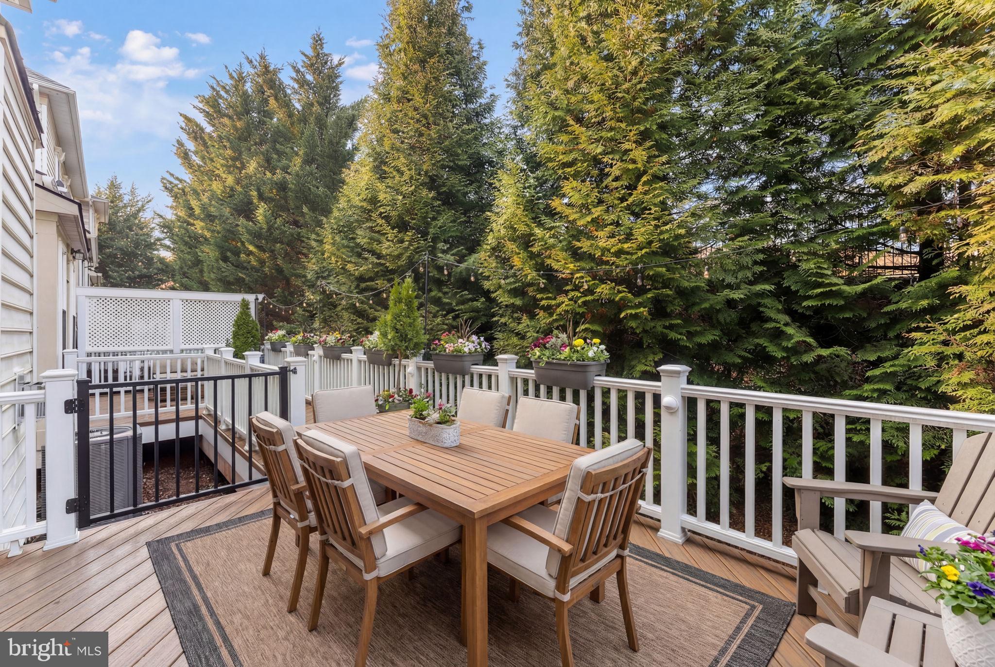 LOWES ISLAND - Residential