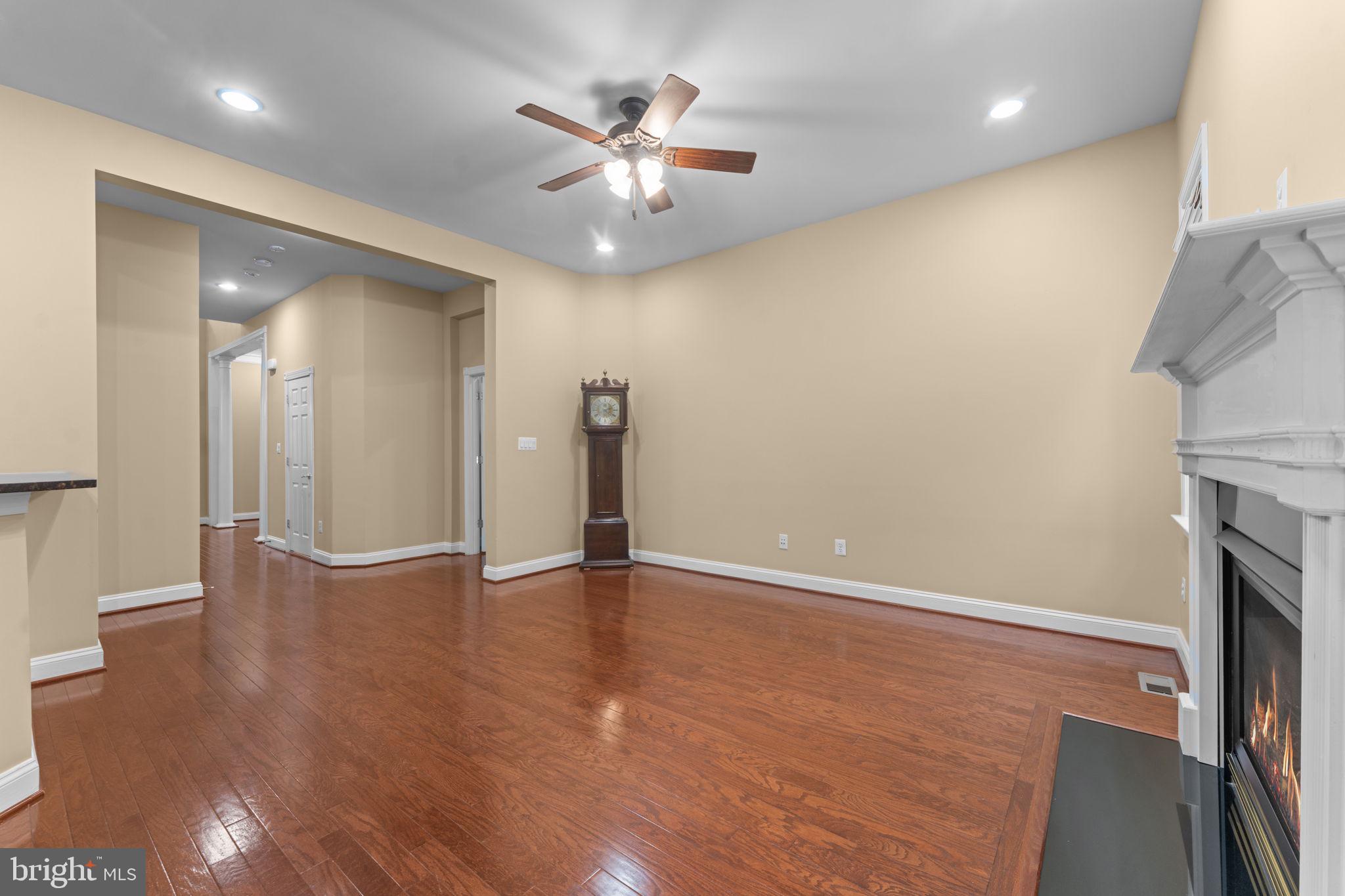 LOWES ISLAND - Residential