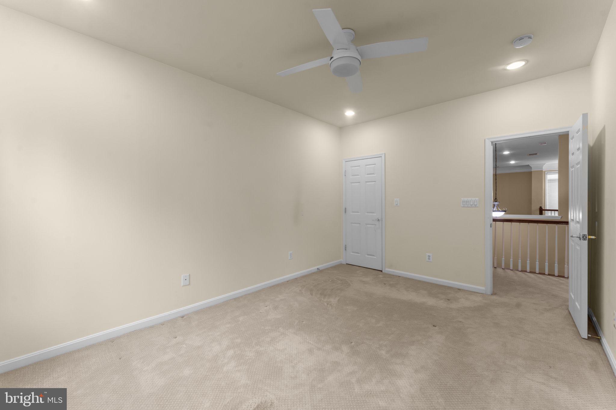 LOWES ISLAND - Residential