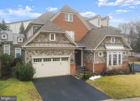 47672 PAULSEN SQUARE STERLING VA 20165