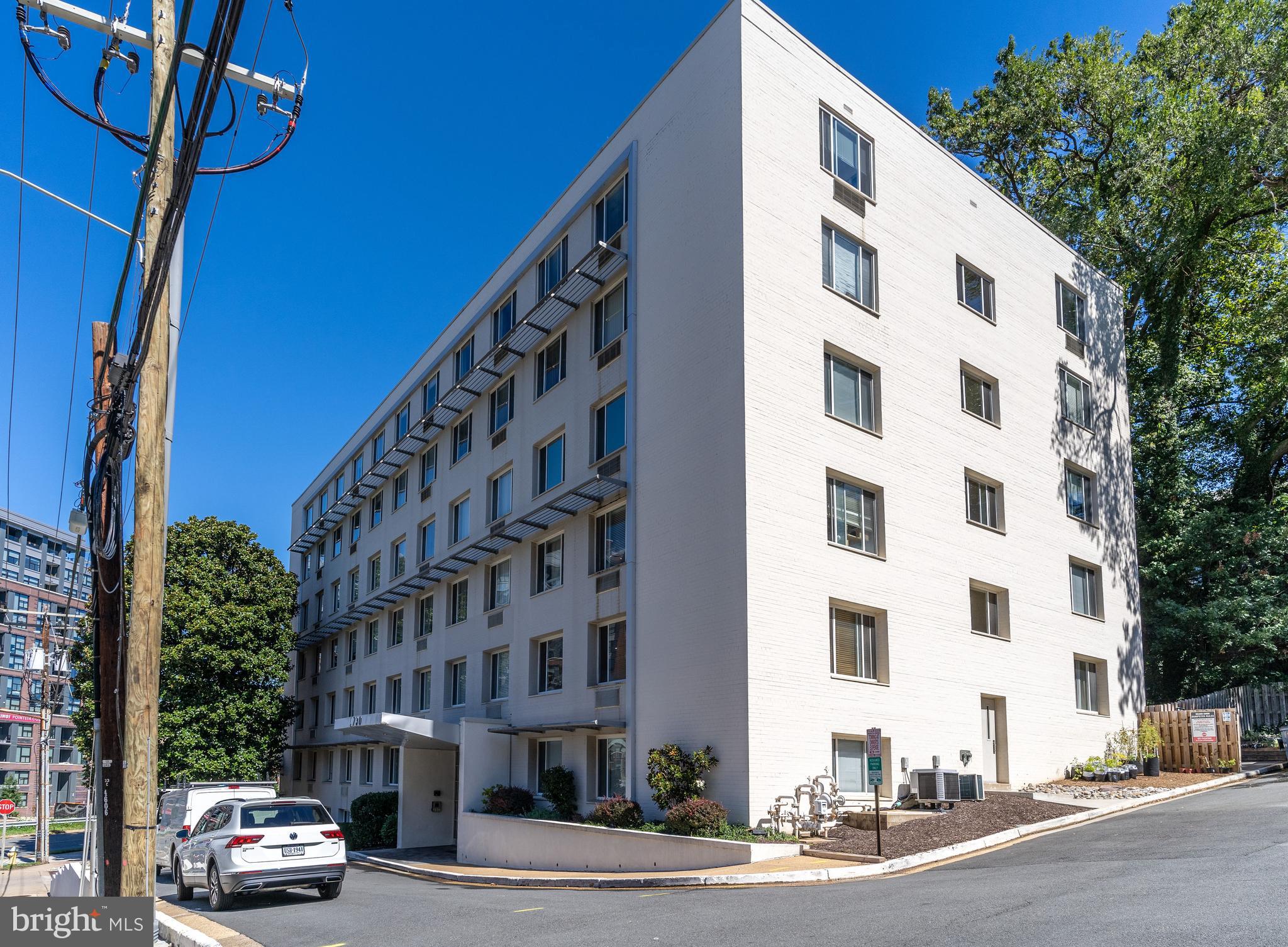 COURTHOUSE - Residential Lease