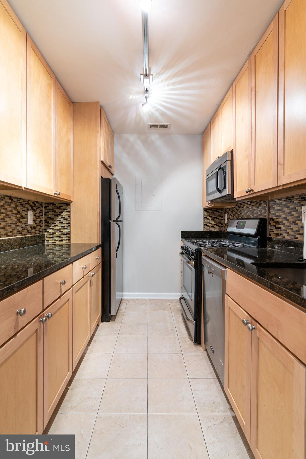 COURTHOUSE - Residential Lease