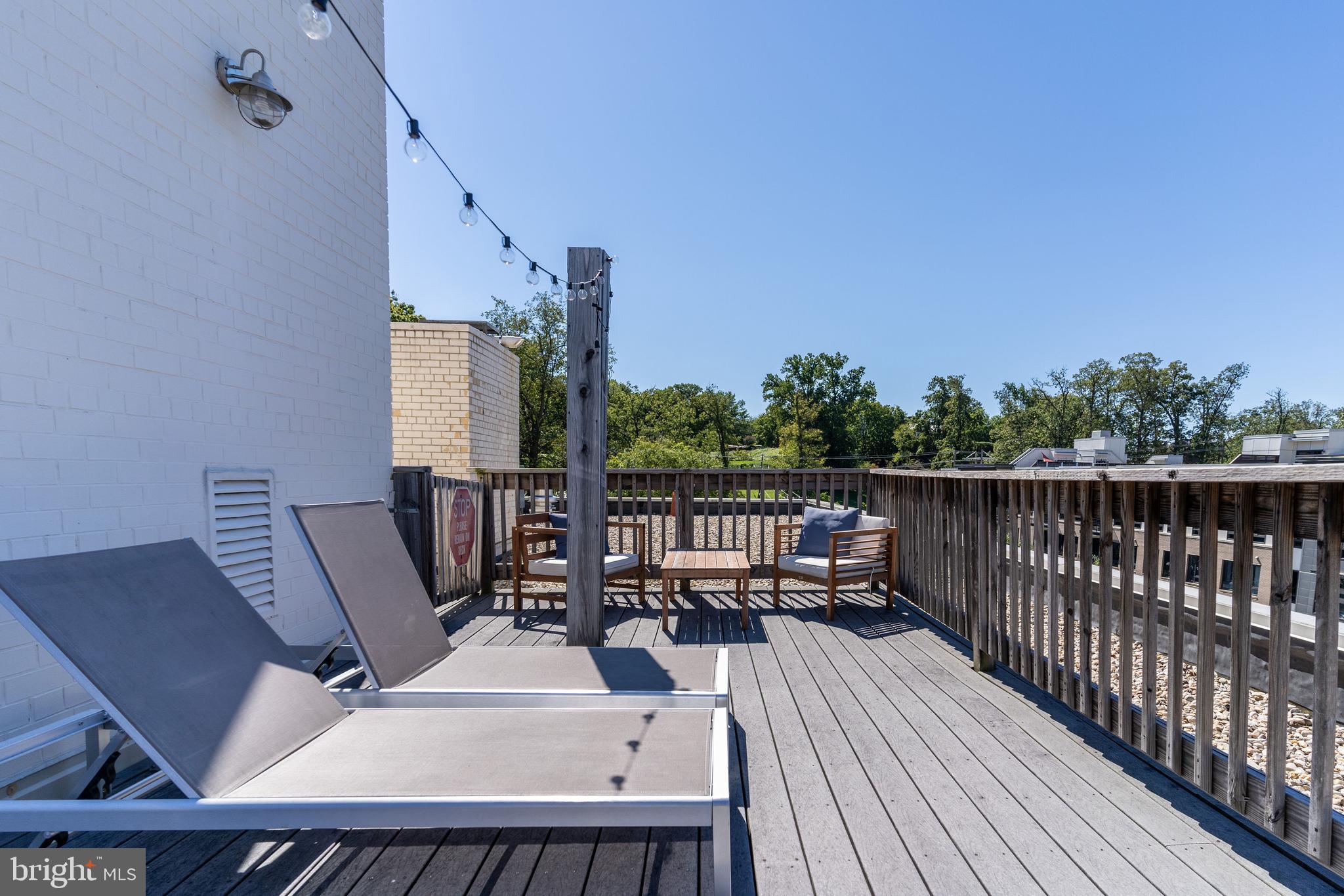 COURTHOUSE - Residential Lease