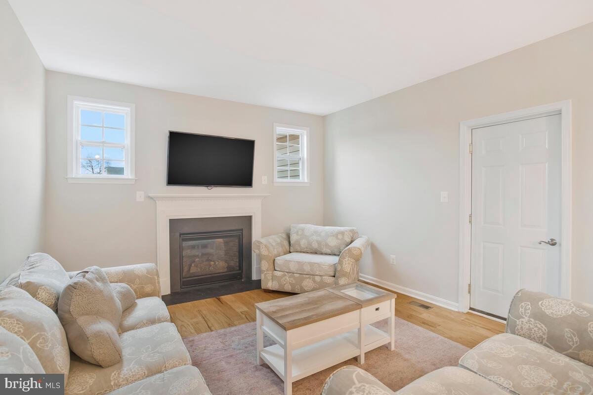 WALNUT GROVE - Residential