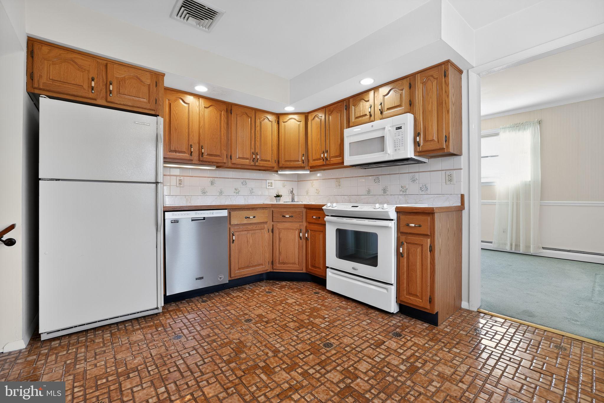 CHURCHVILLE MANOR - Residential