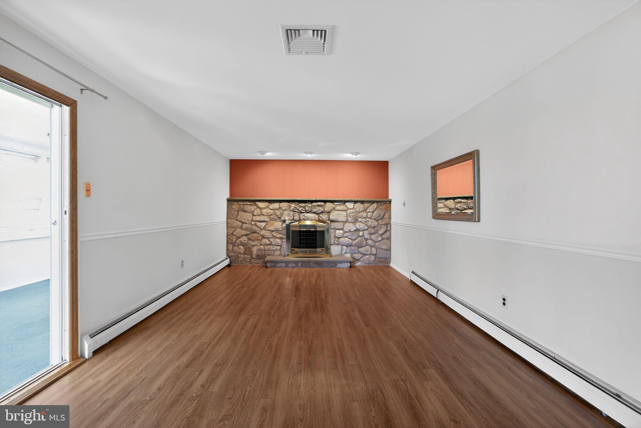 CHURCHVILLE MANOR - Residential