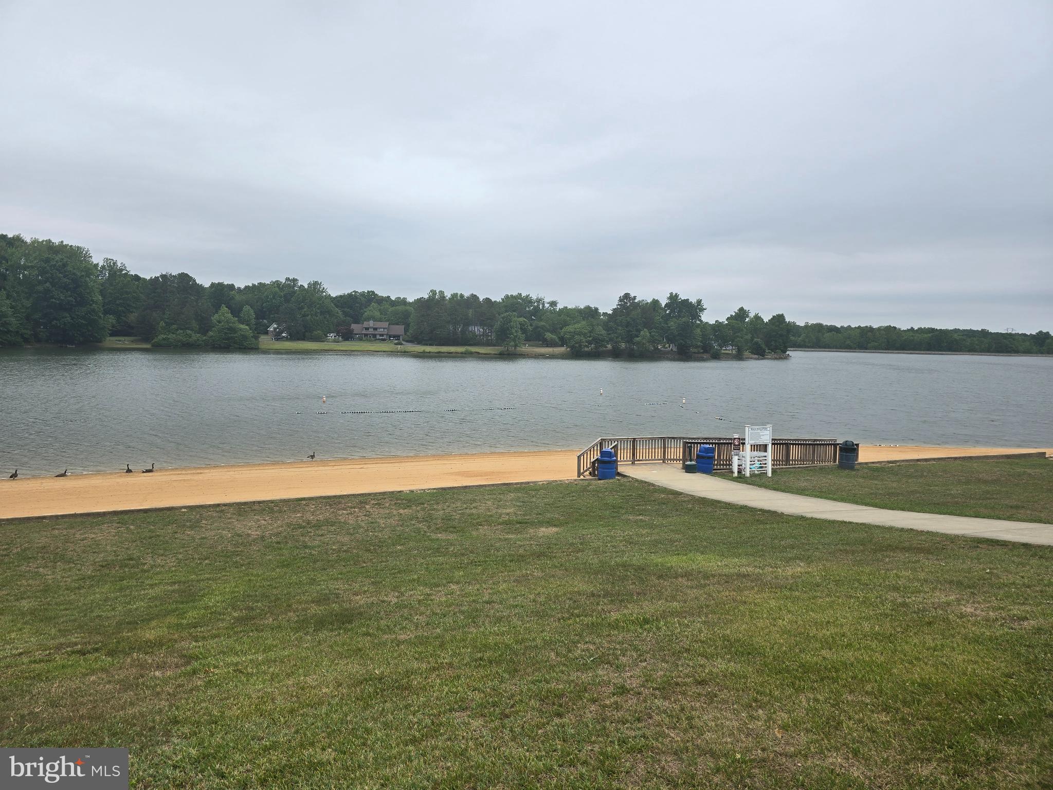 LAKE LAND - Residential