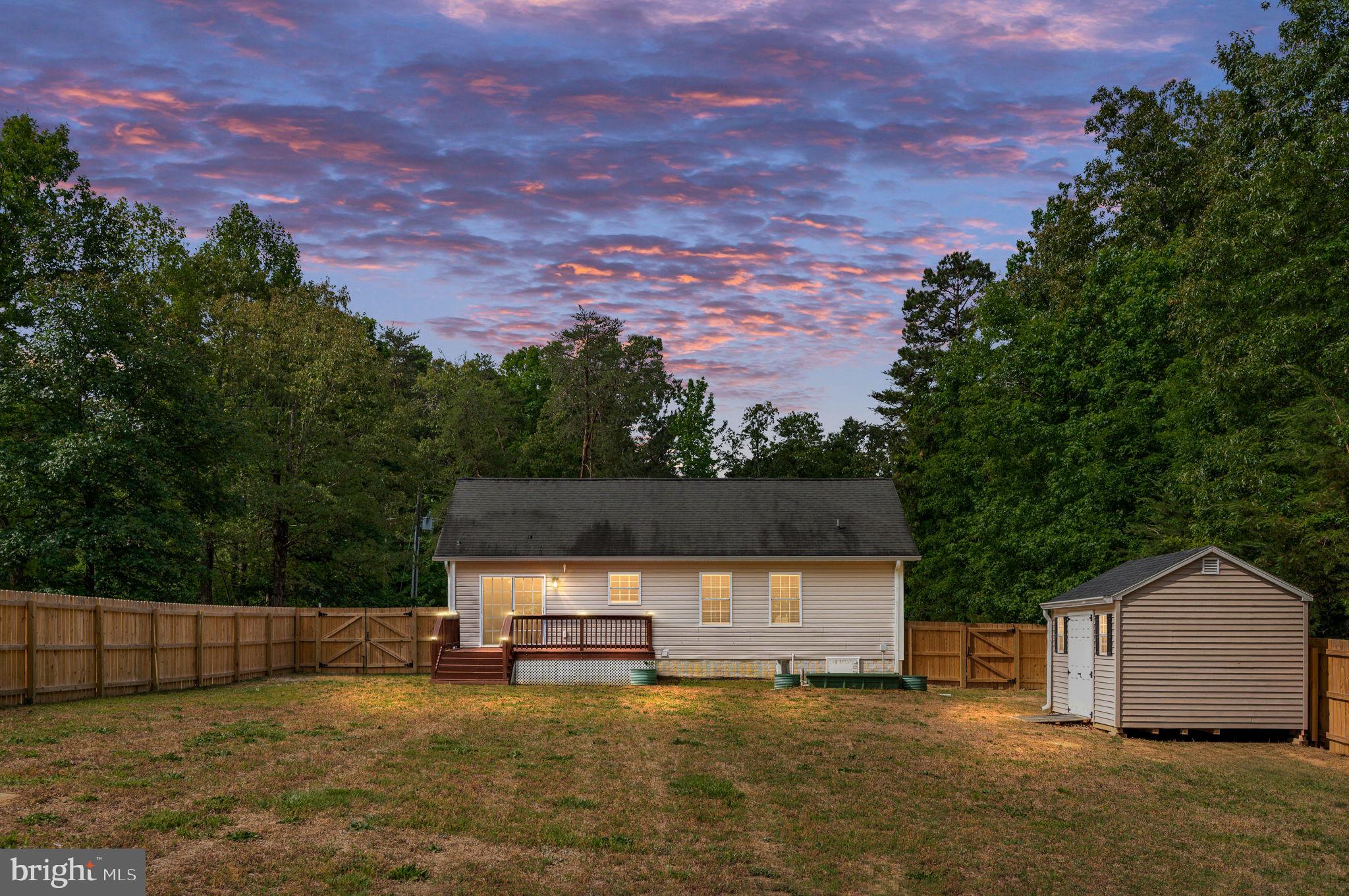 LAKE LAND - Residential