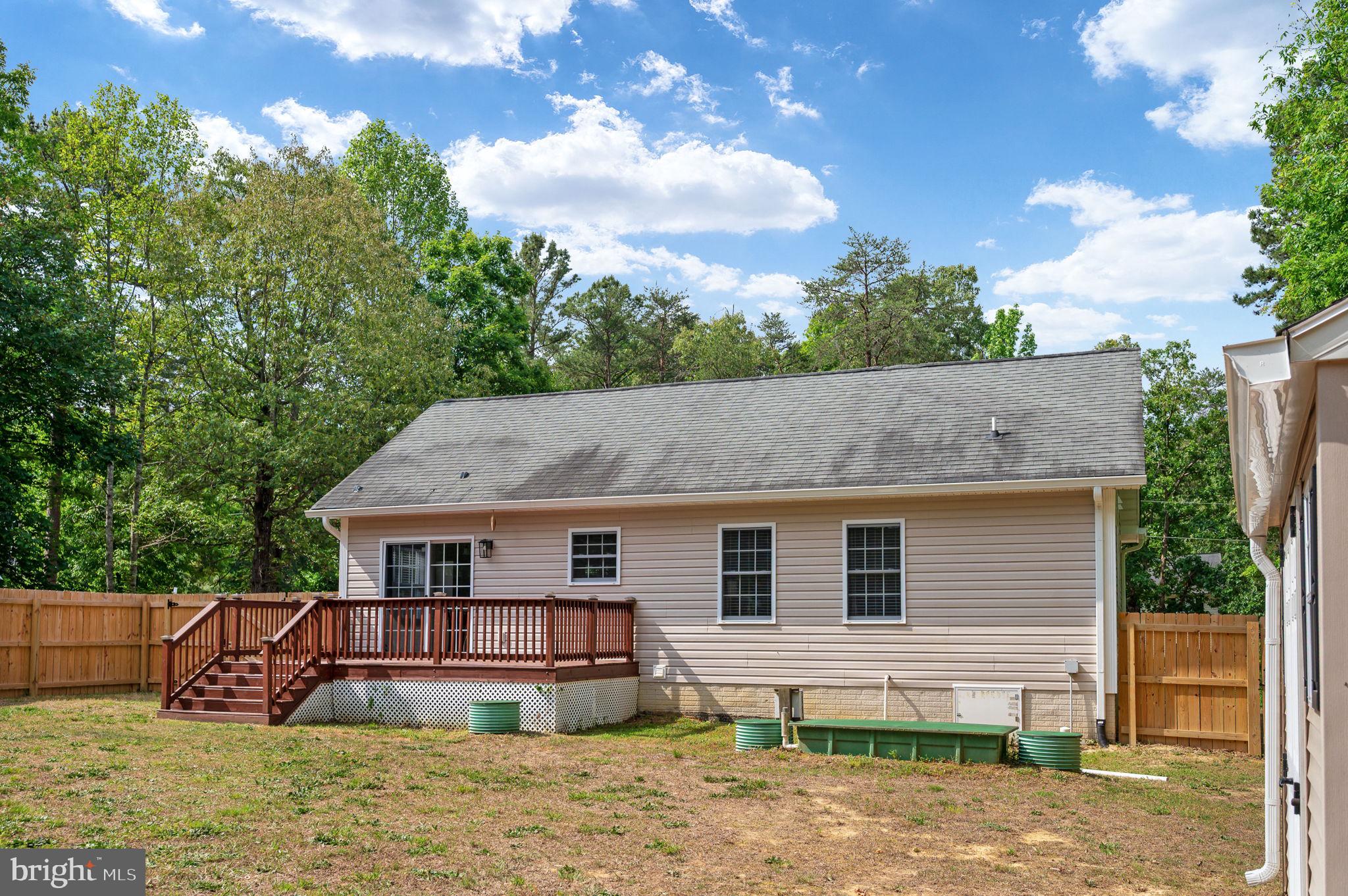 LAKE LAND - Residential
