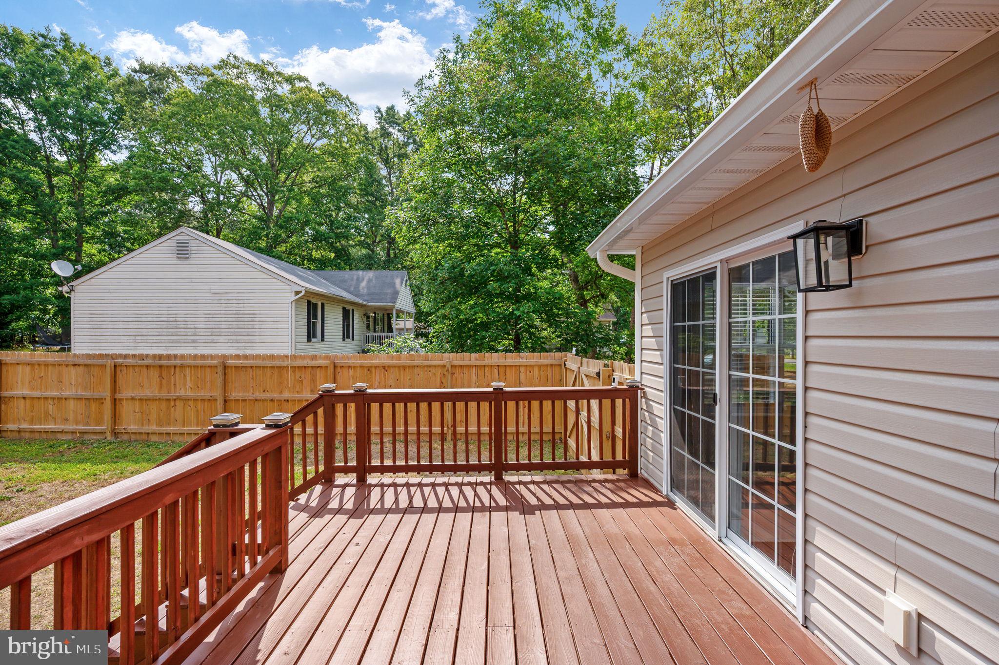 LAKE LAND - Residential