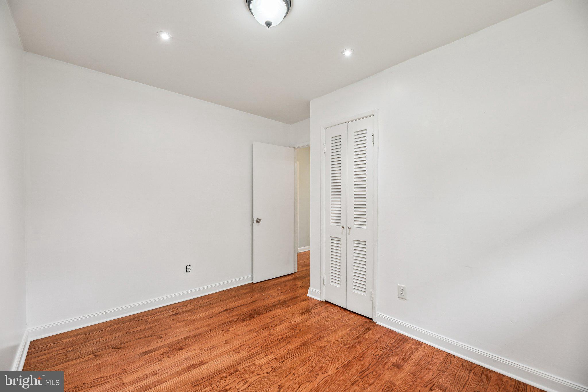 FAIRLAWN - Residential