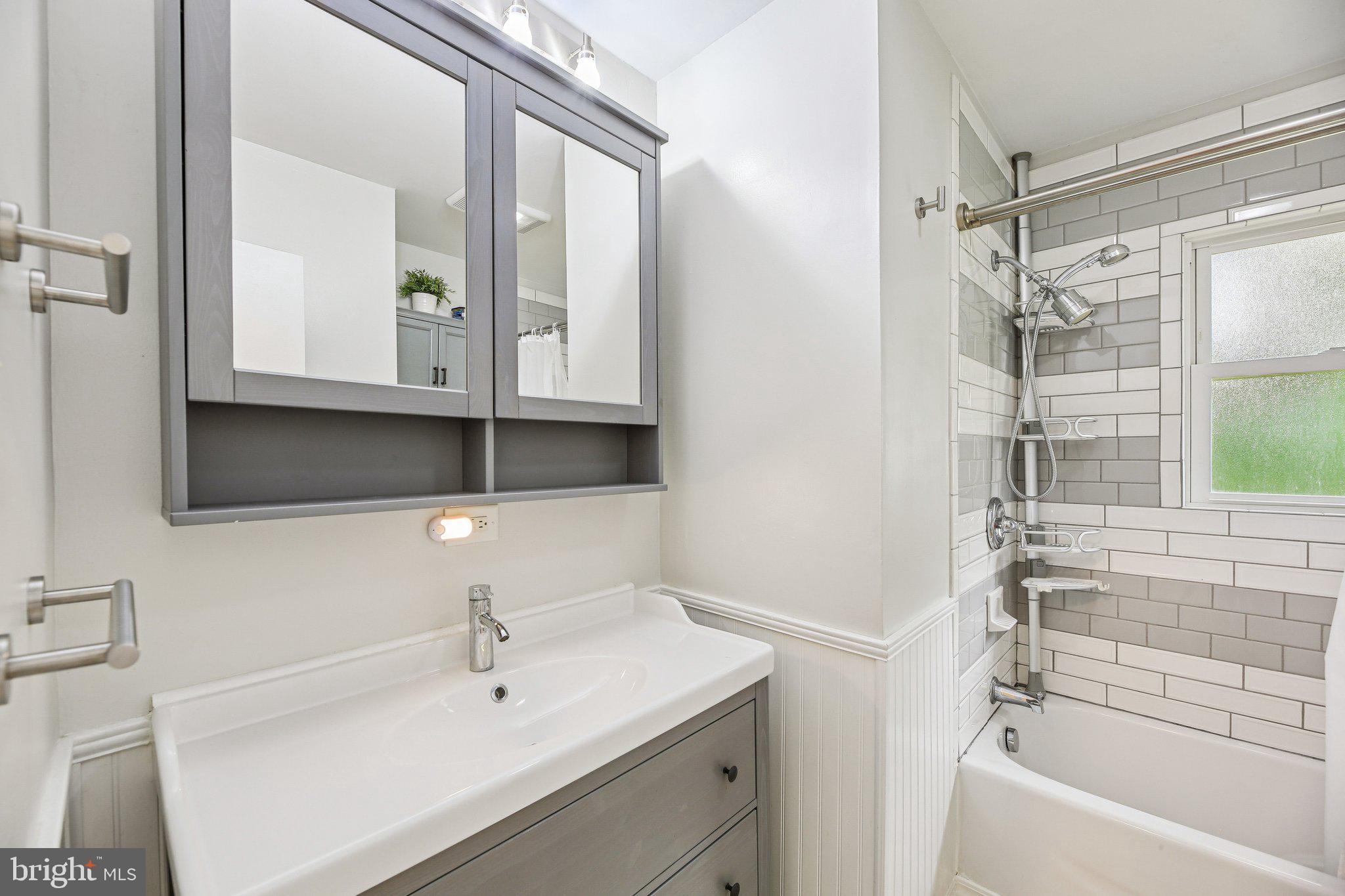 FAIRLAWN - Residential