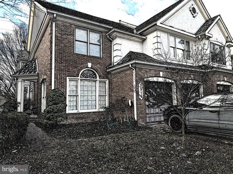 Photo of 7916 Turncrest Drive, POTOMAC, MD 20854 (MLS # MDMC2159010)