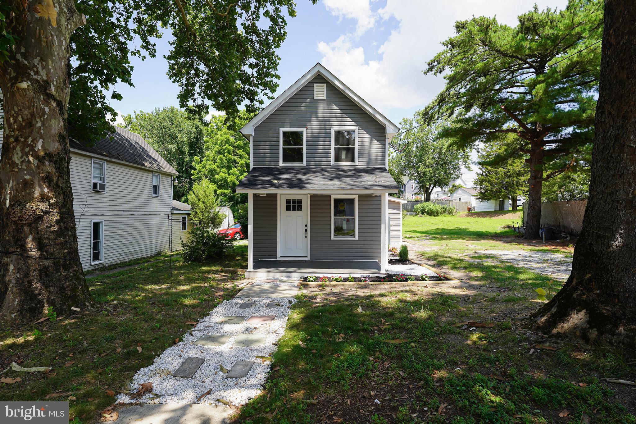 533 E 4TH STREET