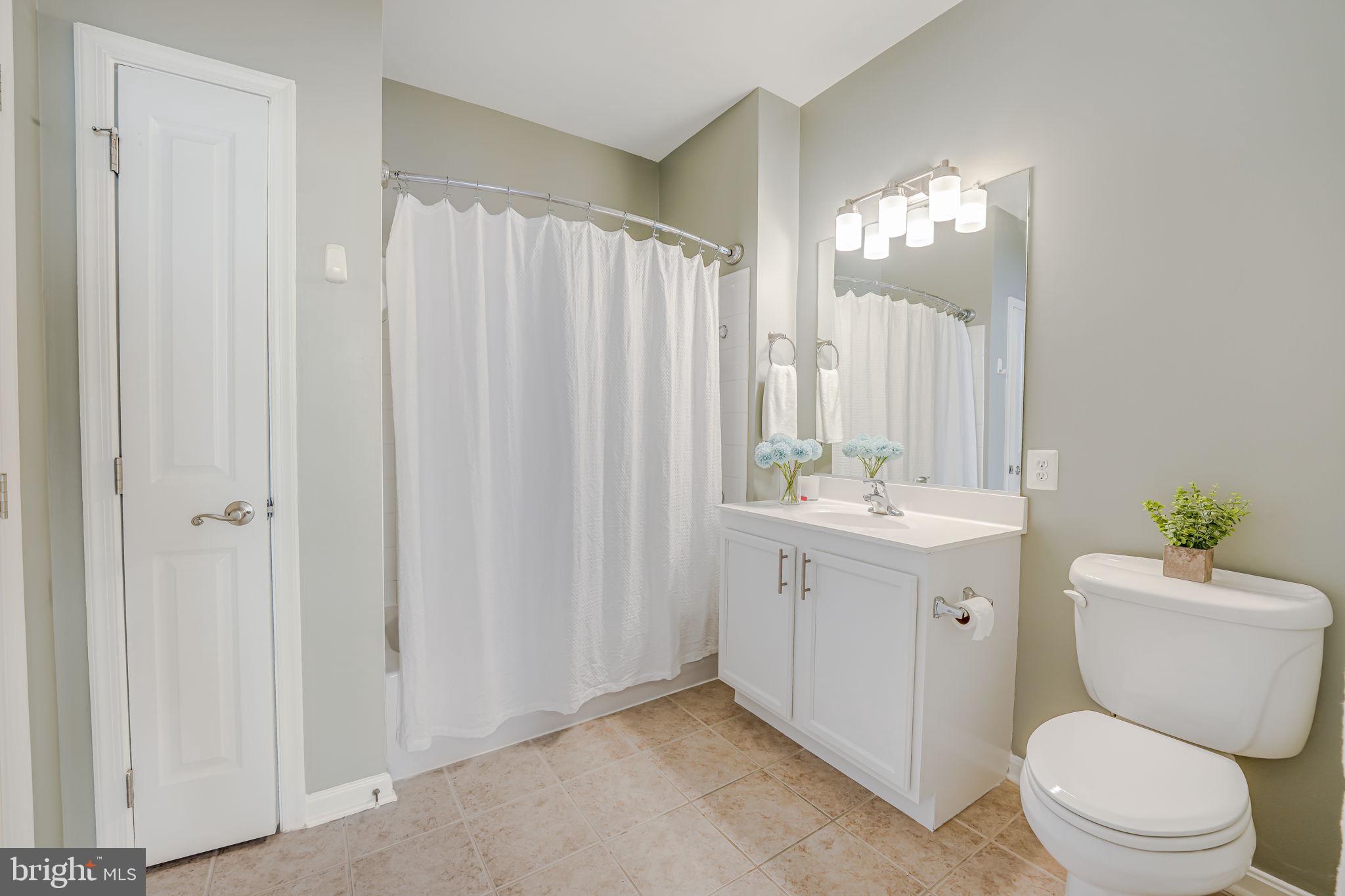 HALSTEAD AT THE METRO - Residential