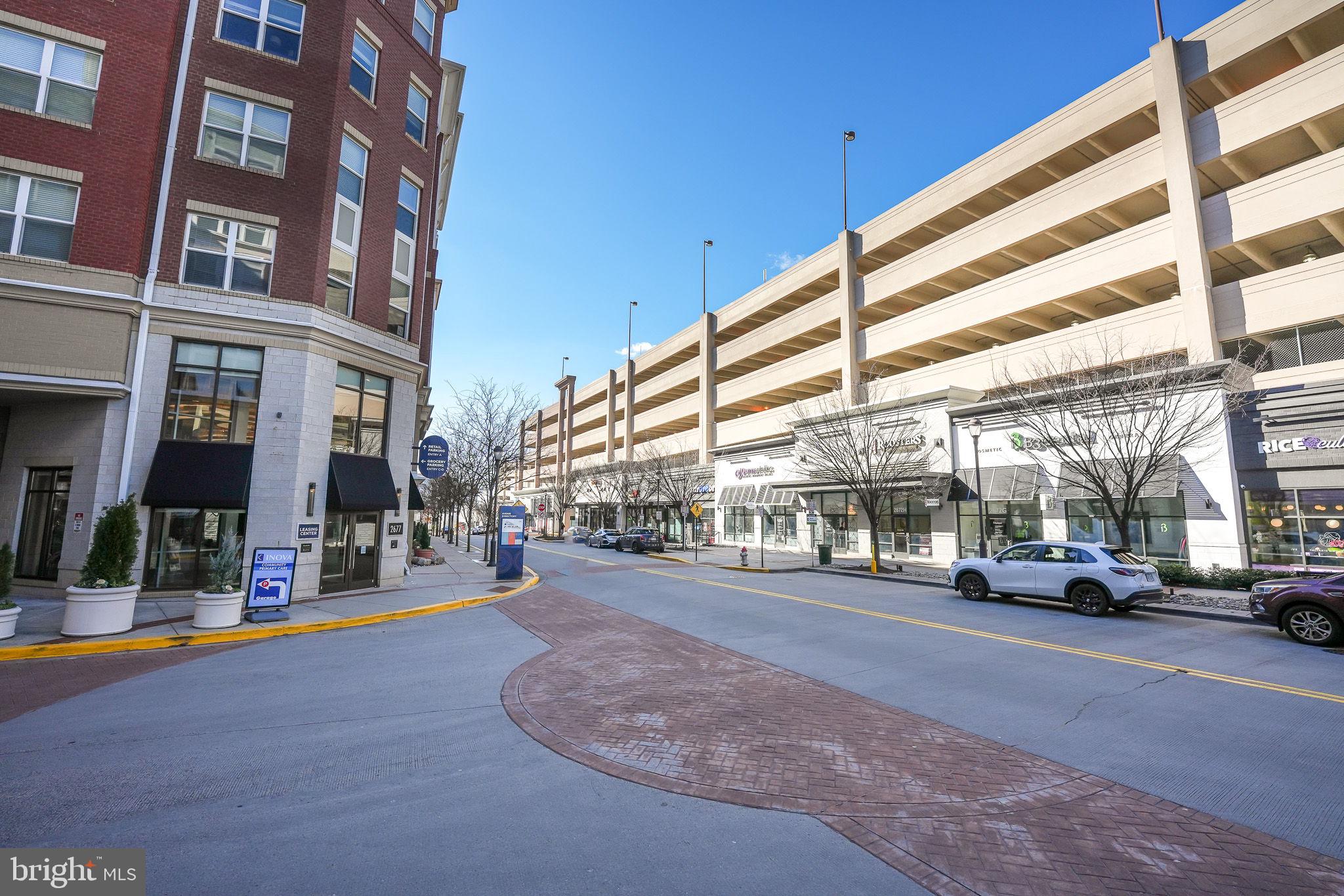 HALSTEAD AT THE METRO - Residential