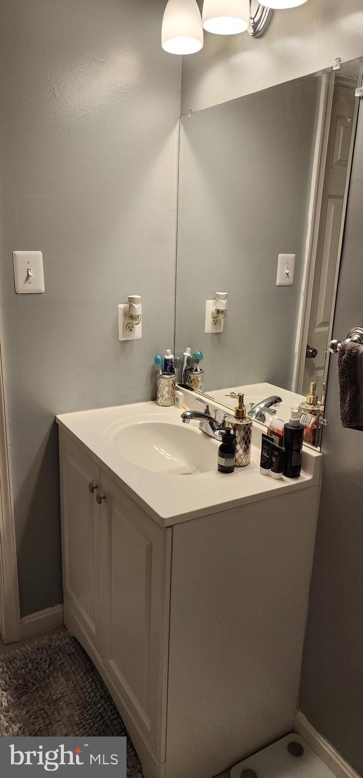 PRINCE PL AT NORTHAMPTOM - Residential Lease