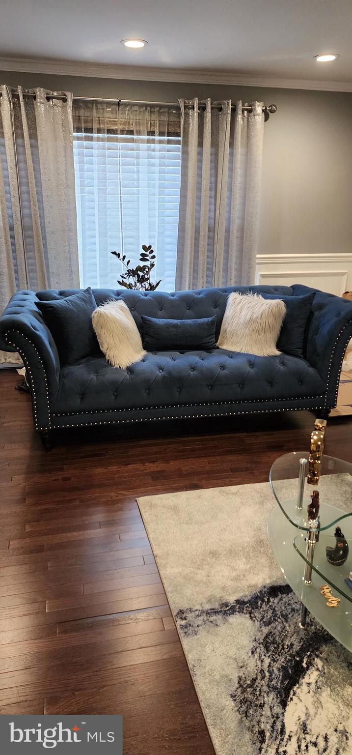 PRINCE PL AT NORTHAMPTOM - Residential Lease