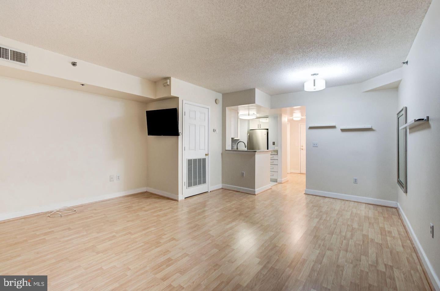 1050 N TAYLOR STREET 1-213