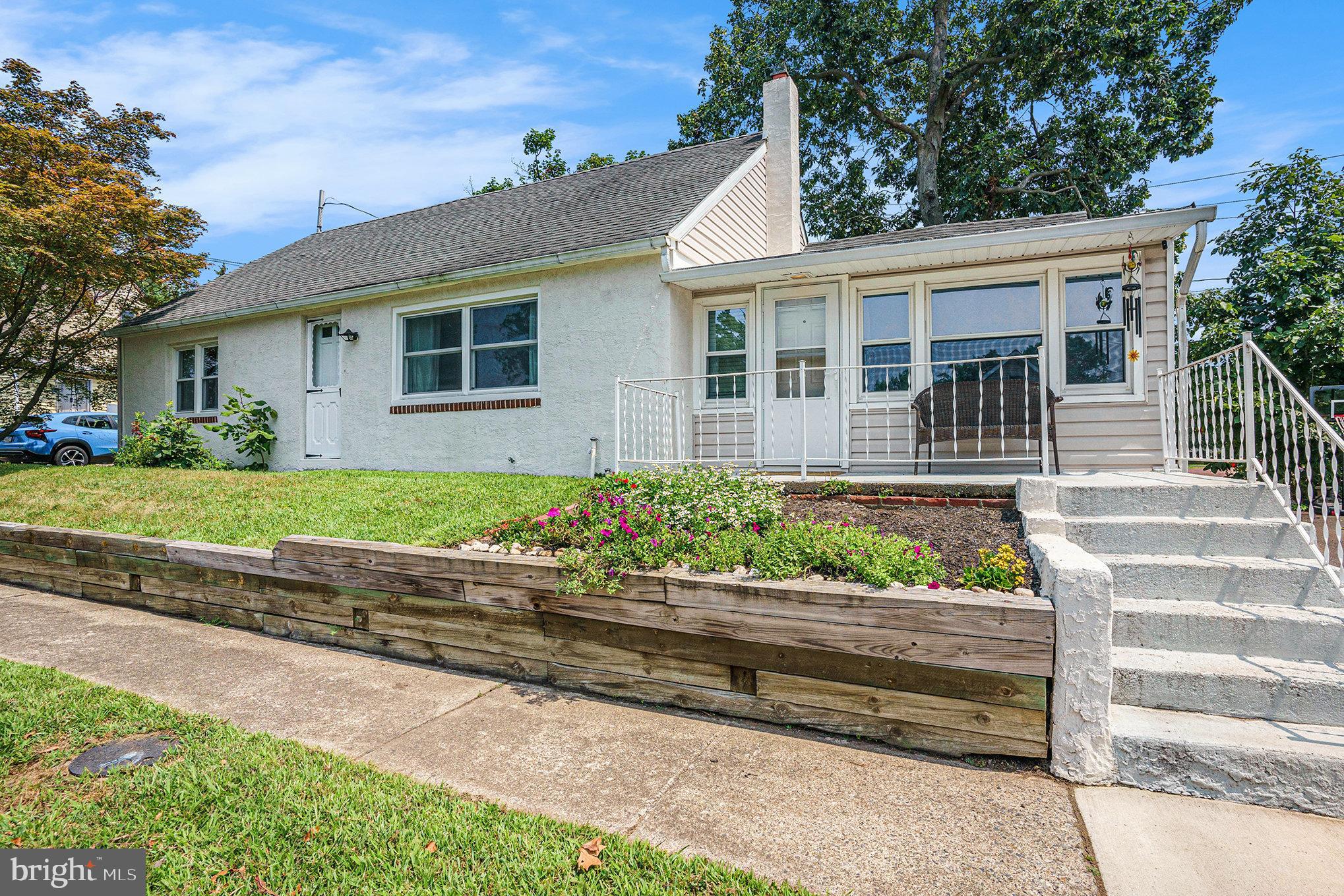 1315 LAKEVIEW DRIVE