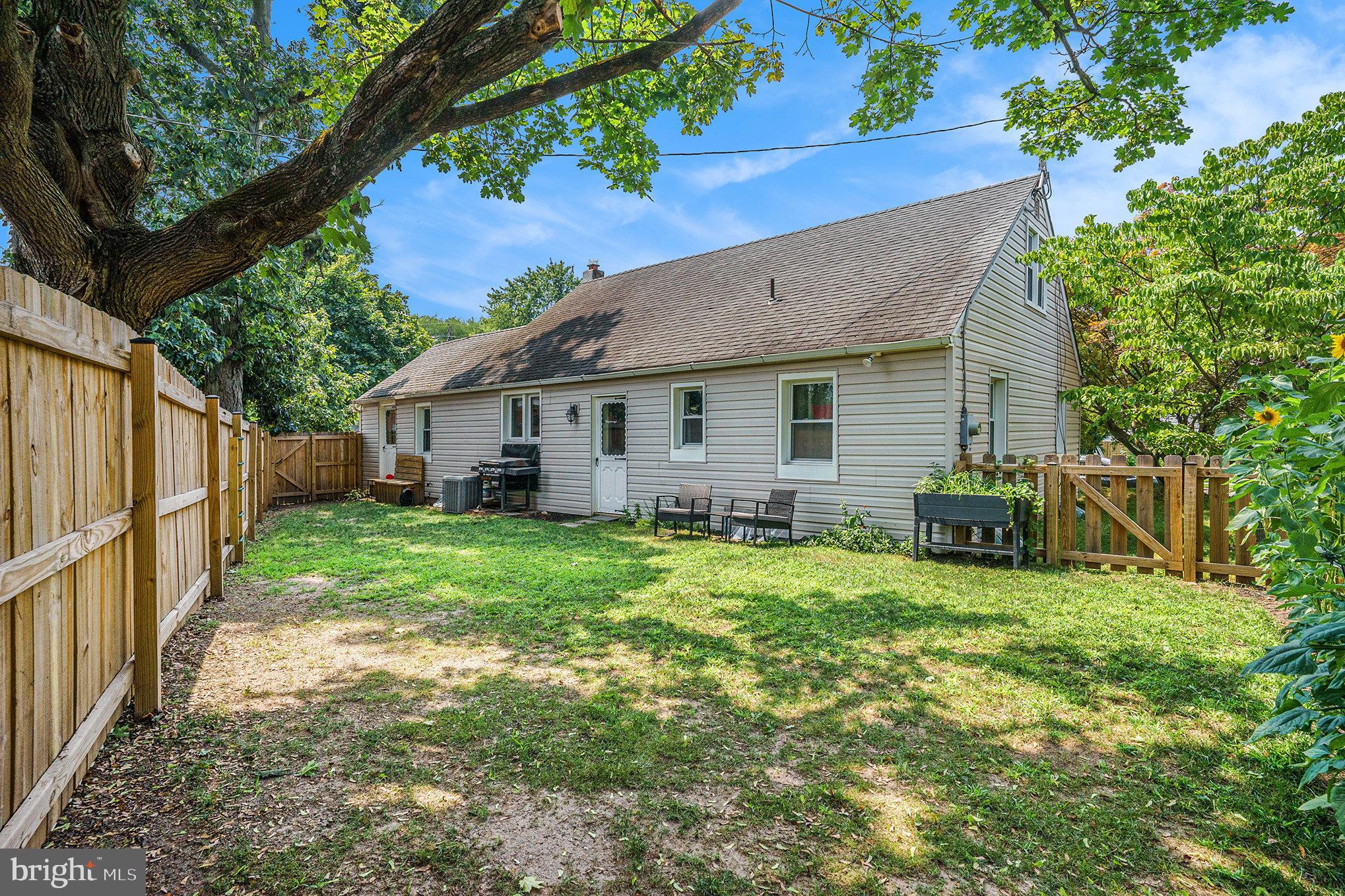 1315 LAKEVIEW DRIVE