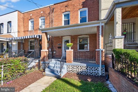 1506 HOWARD ROAD SE WASHINGTON DC 20020