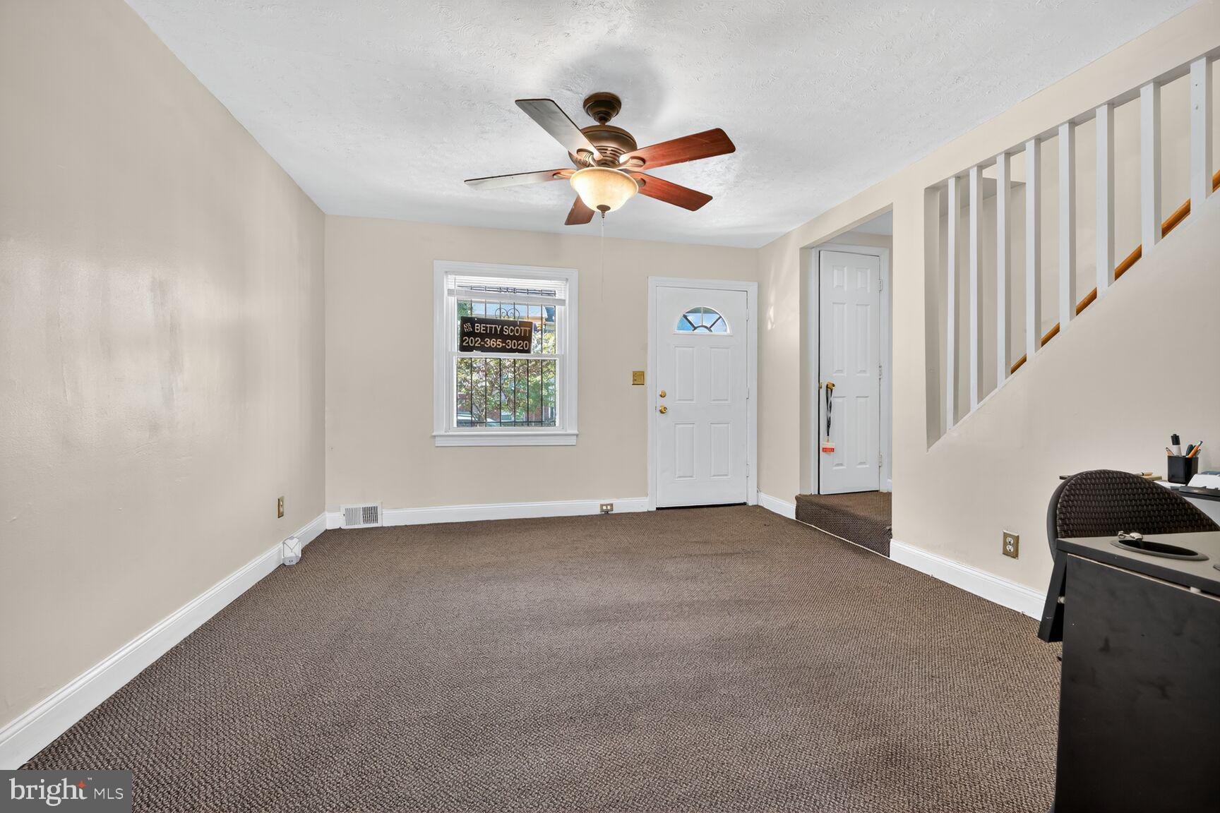 1506 HOWARD ROAD SE