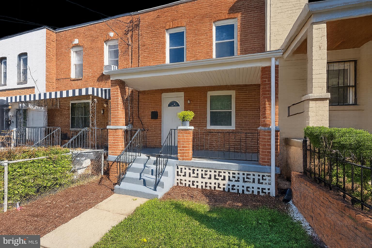 1506 HOWARD ROAD SE