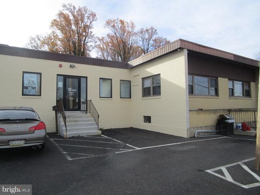 Photo of 2775 Philmont Avenue #A, HUNTINGDON VALLEY, PA 19006 (MLS # PAMC2165966)