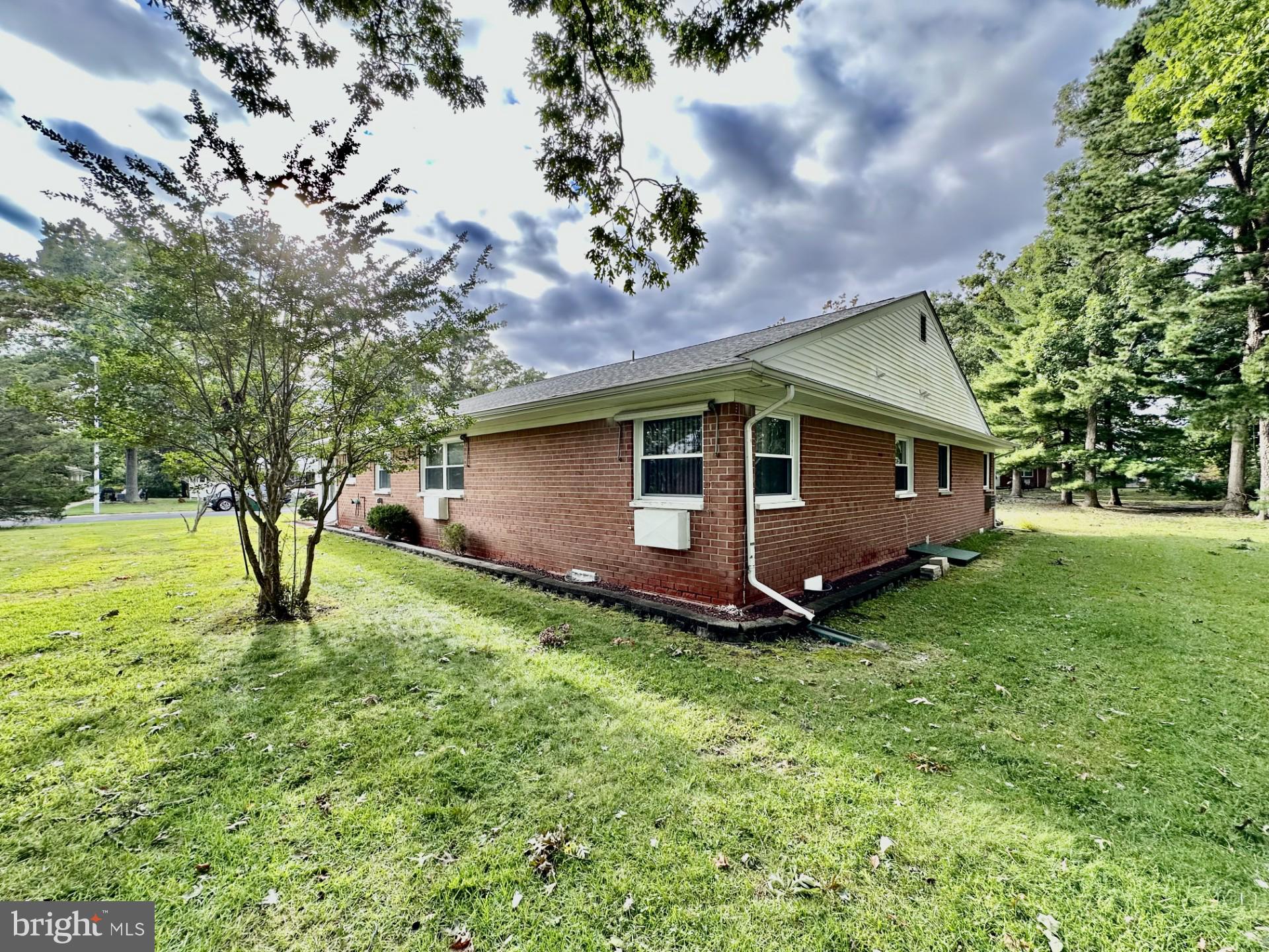 133 AZALEA DRIVE B