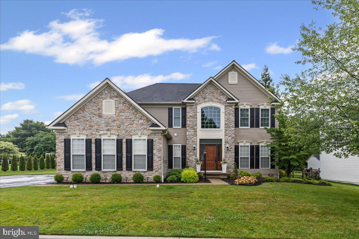 869 BOURBAN LANE
