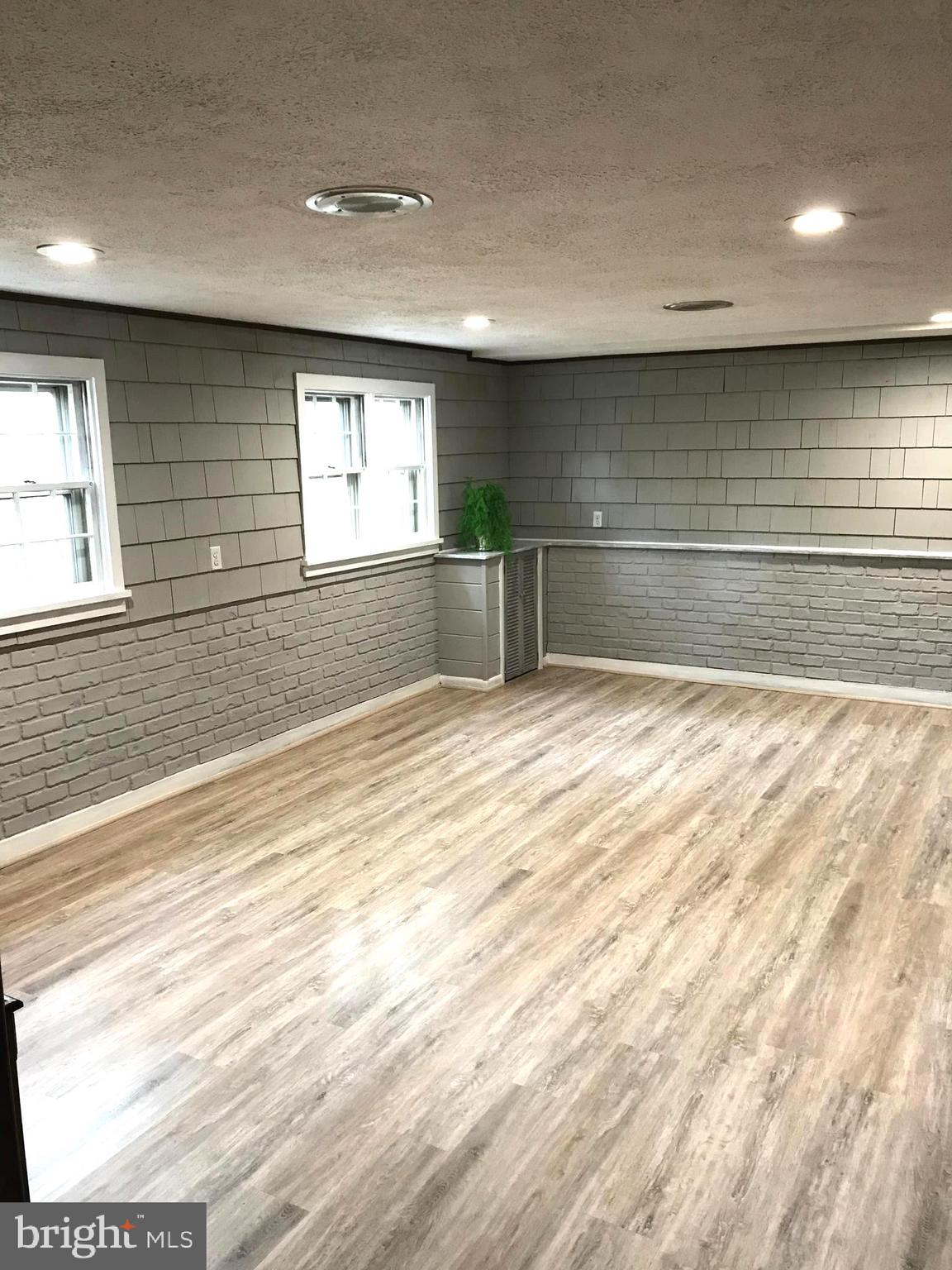 HIGH POINT - Residential