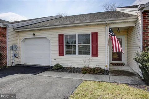 2515 Sherry Drive Unit 32, Chambersburg, PA MLS: PAFL2026302