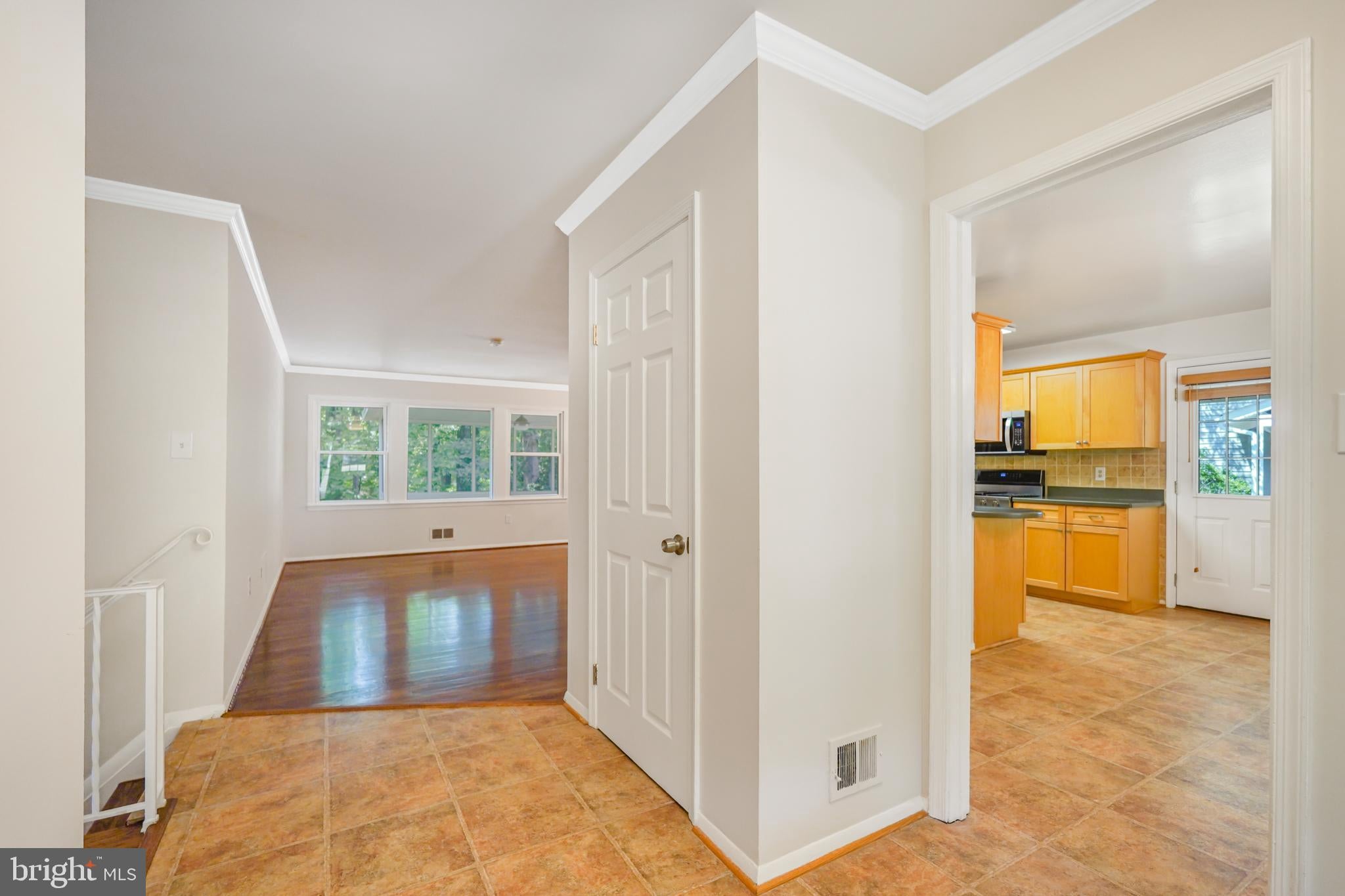 12204 HARBOR DRIVE