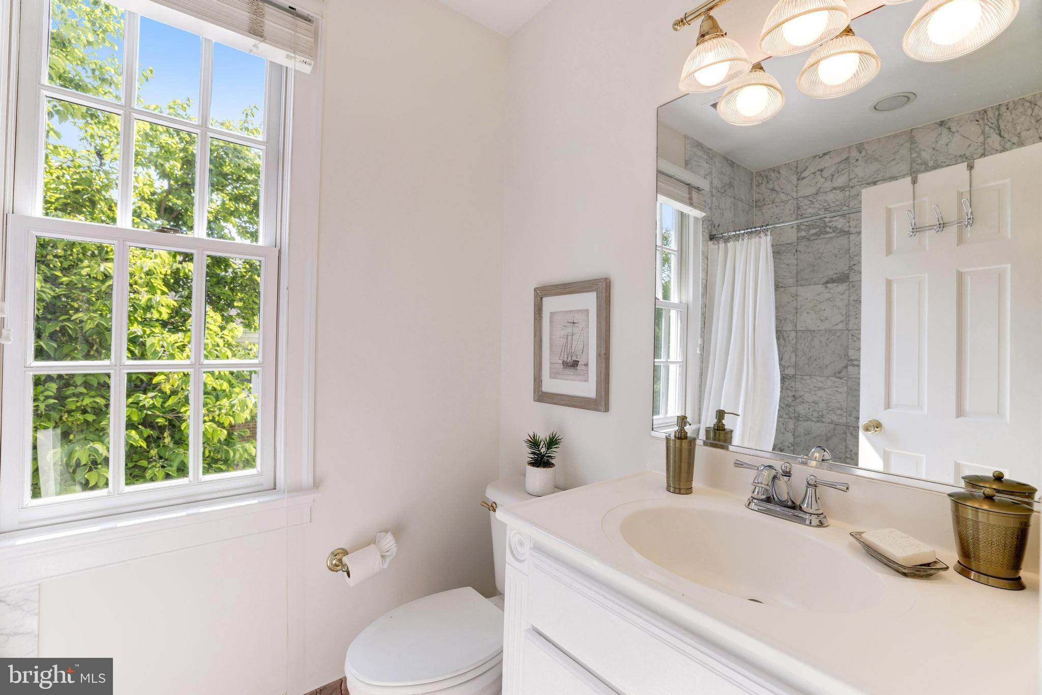 OLD TOWN ALEXANDRIA - Residential