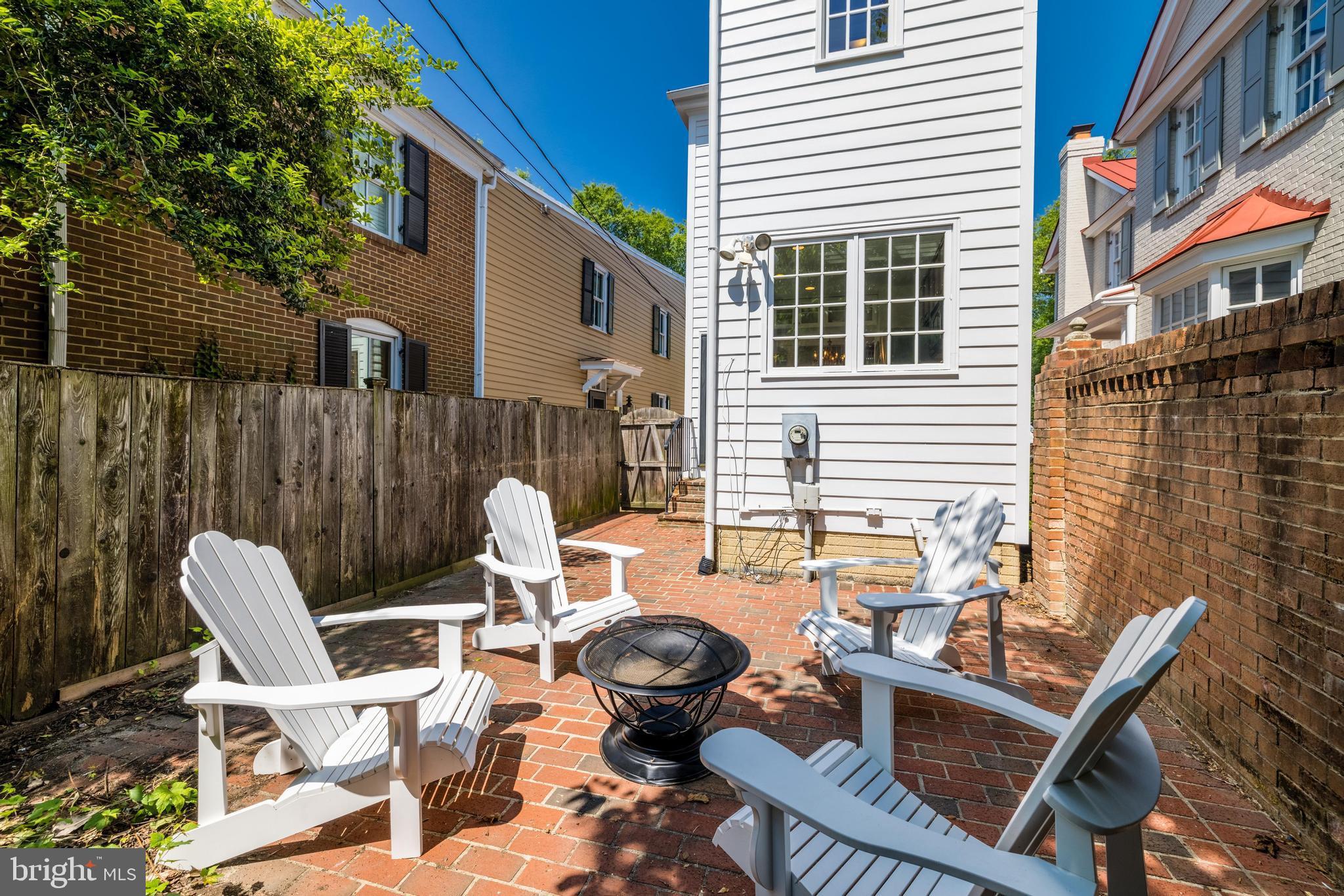 OLD TOWN ALEXANDRIA - Residential