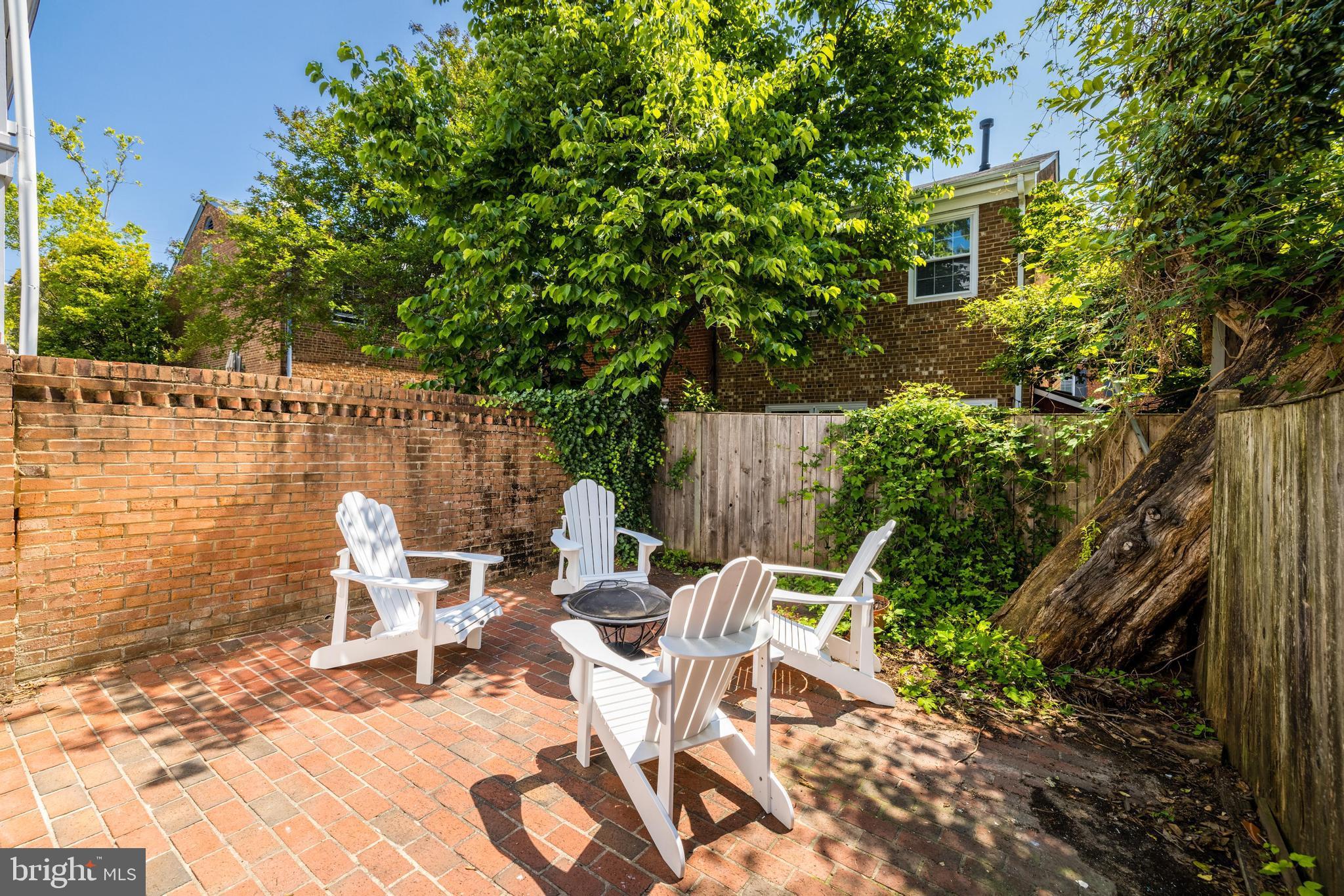 OLD TOWN ALEXANDRIA - Residential