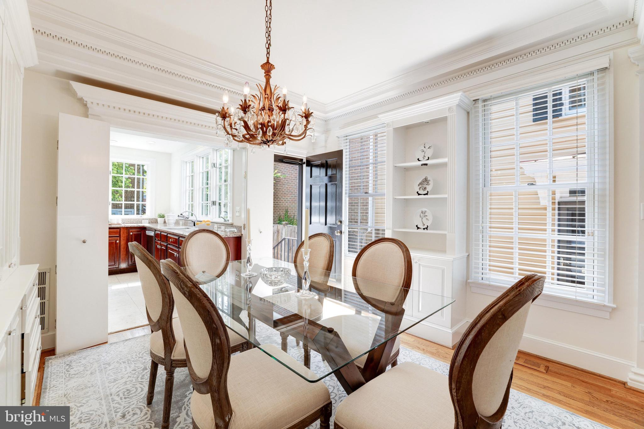 OLD TOWN ALEXANDRIA - Residential