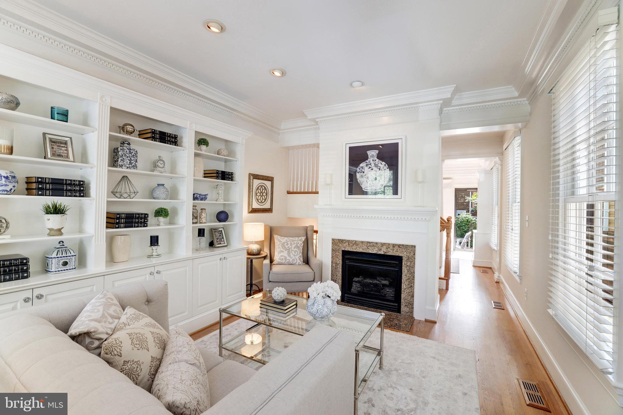 OLD TOWN ALEXANDRIA - Residential