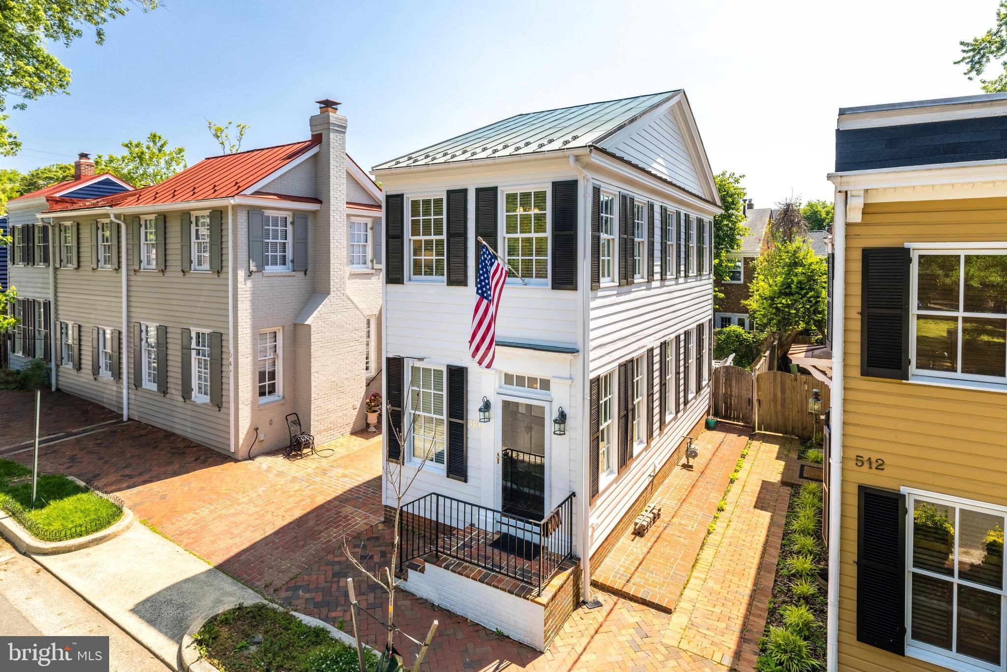 OLD TOWN ALEXANDRIA - Residential