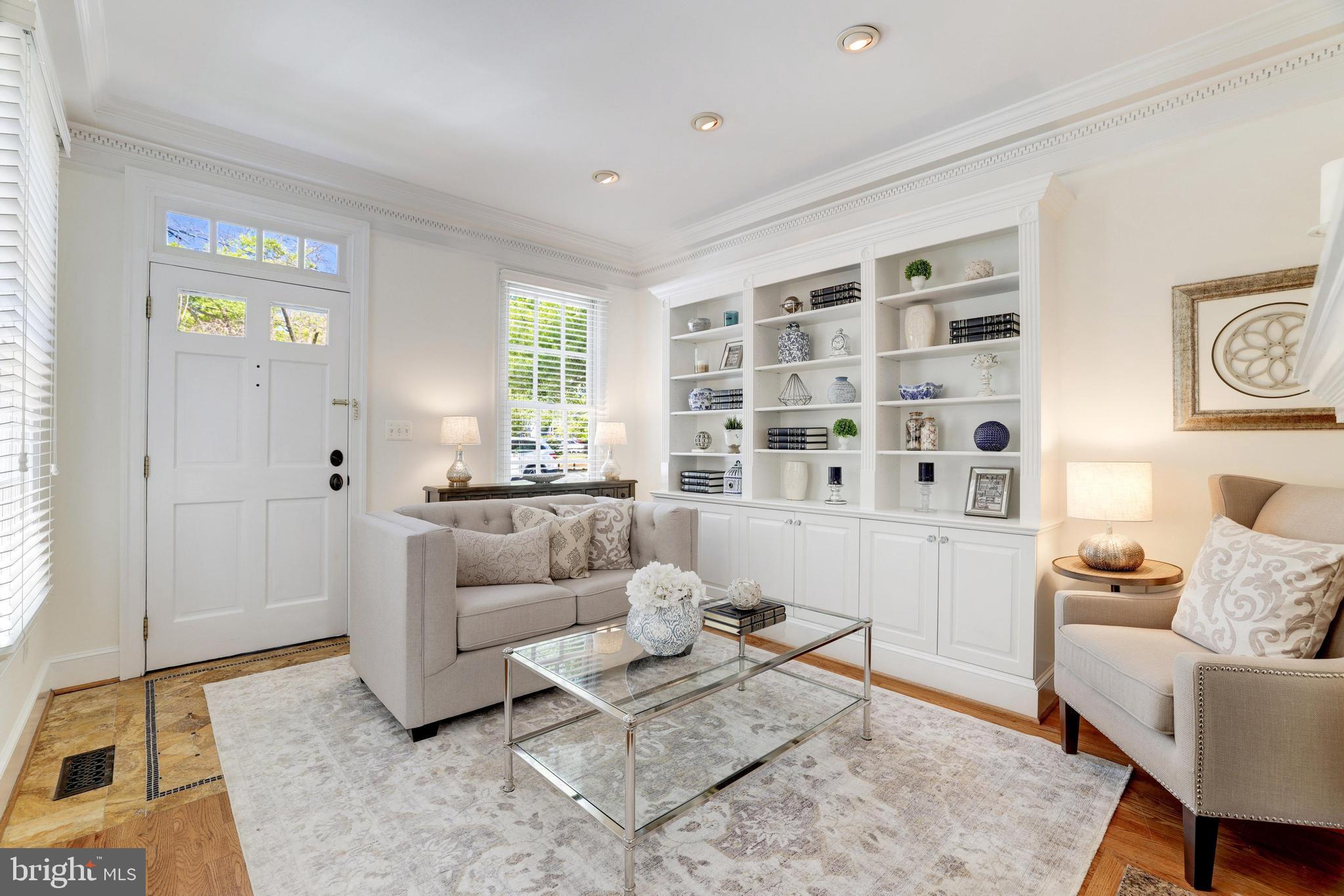 OLD TOWN ALEXANDRIA - Residential