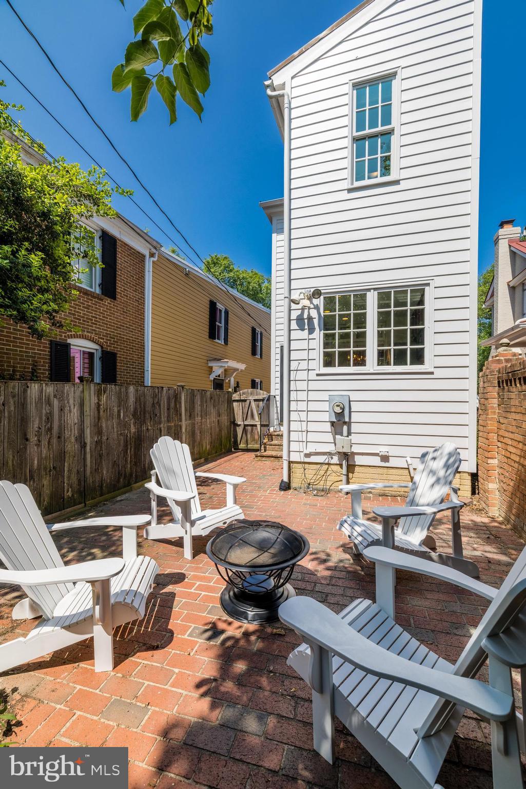 OLD TOWN ALEXANDRIA - Residential