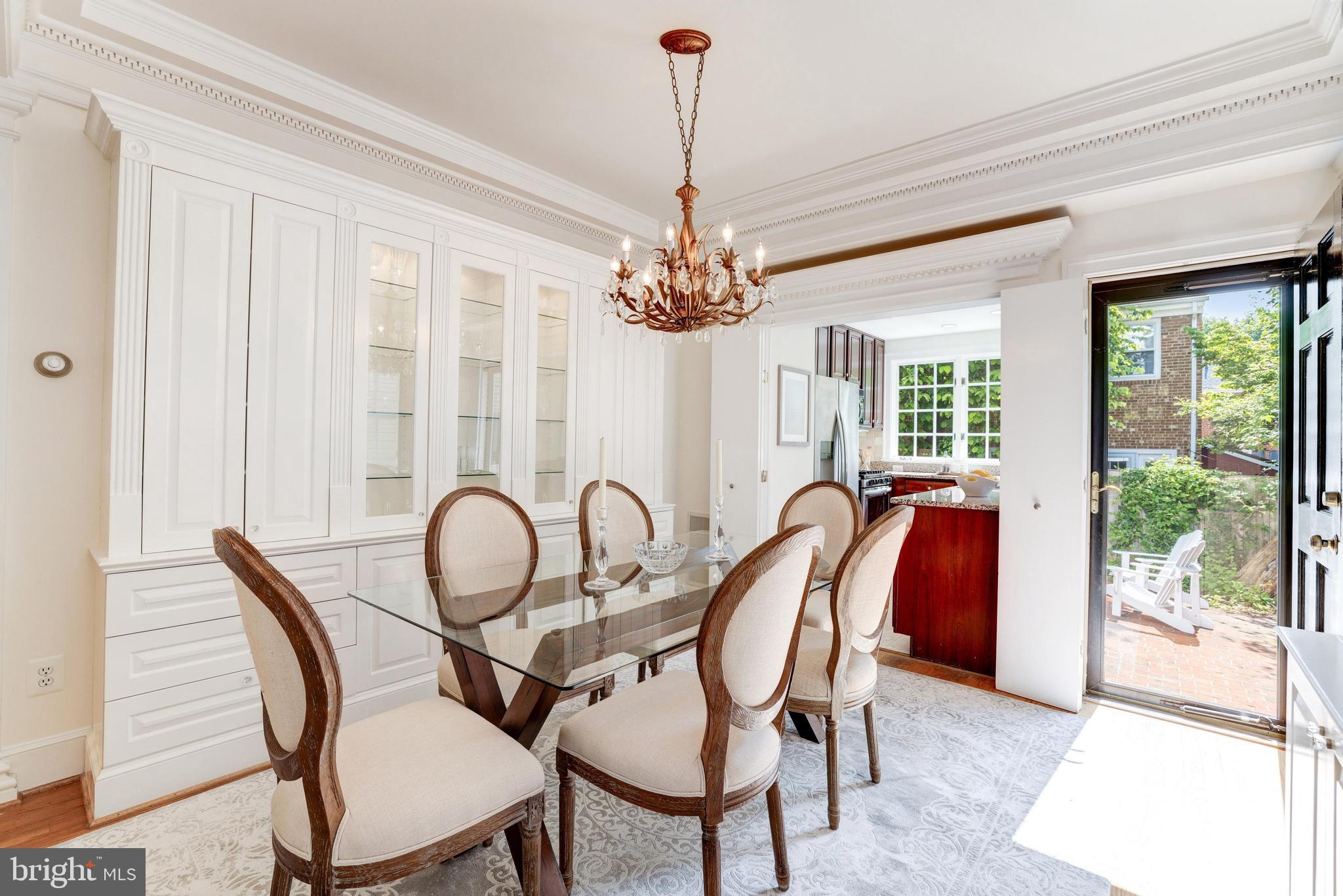 OLD TOWN ALEXANDRIA - Residential