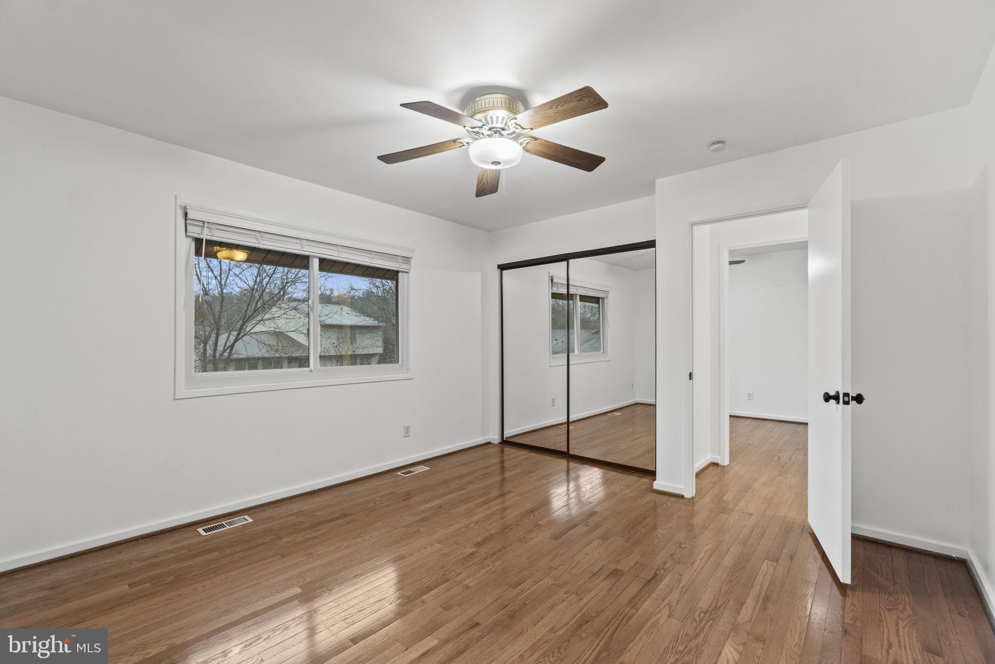 STONEYBROOKE - Residential Lease