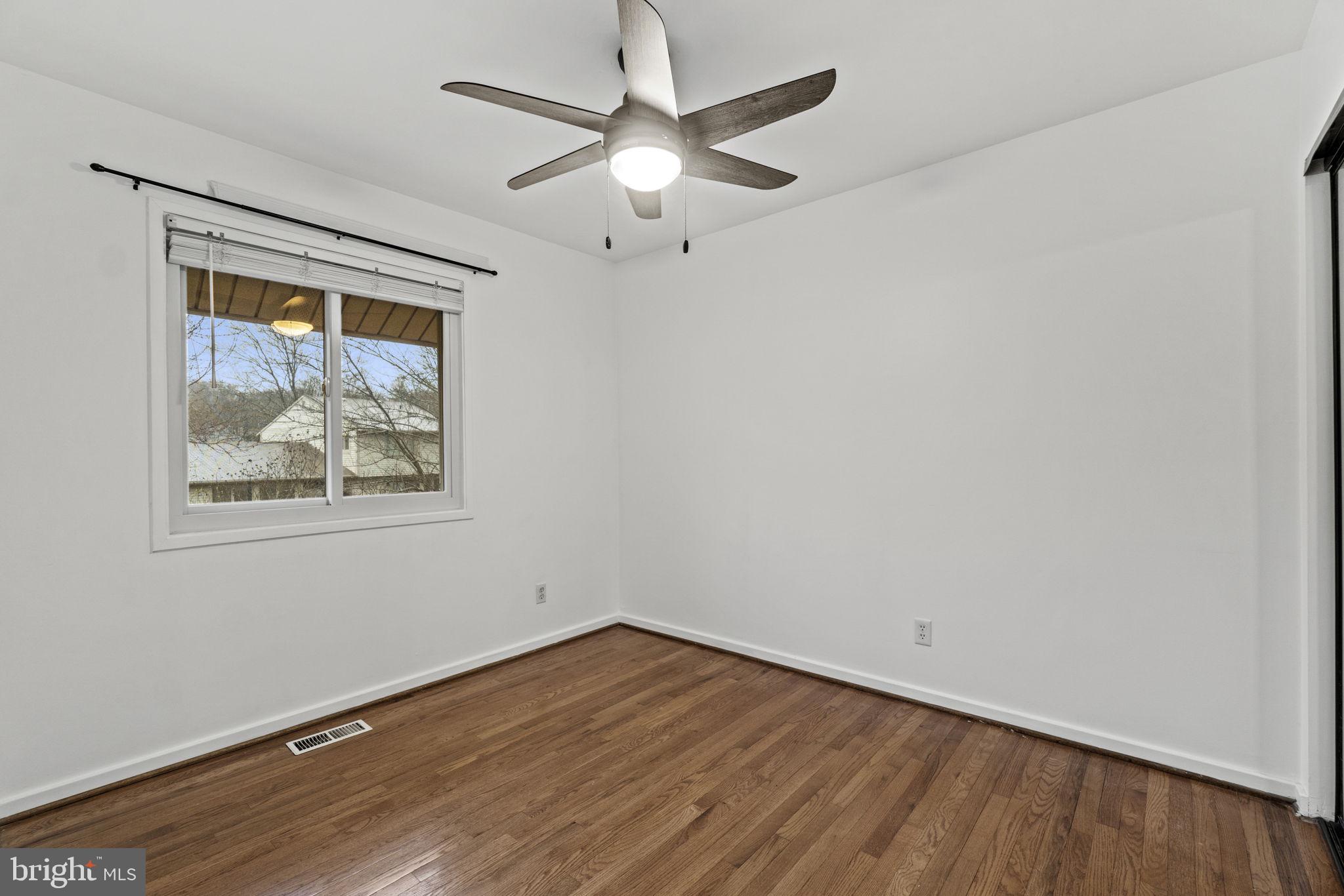 STONEYBROOKE - Residential Lease