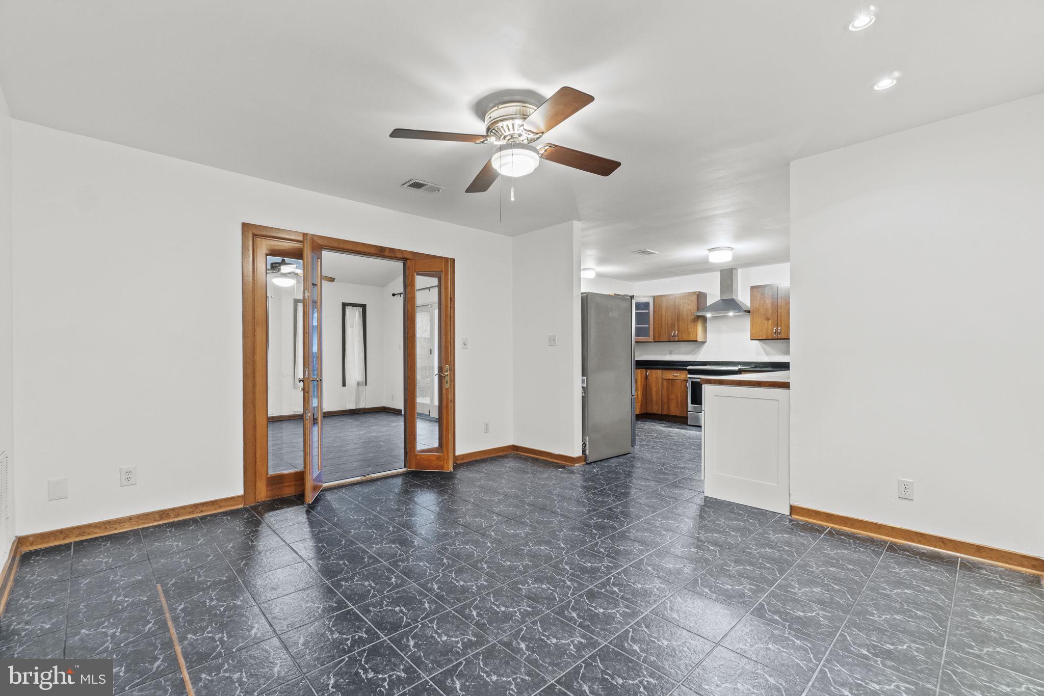 STONEYBROOKE - Residential Lease