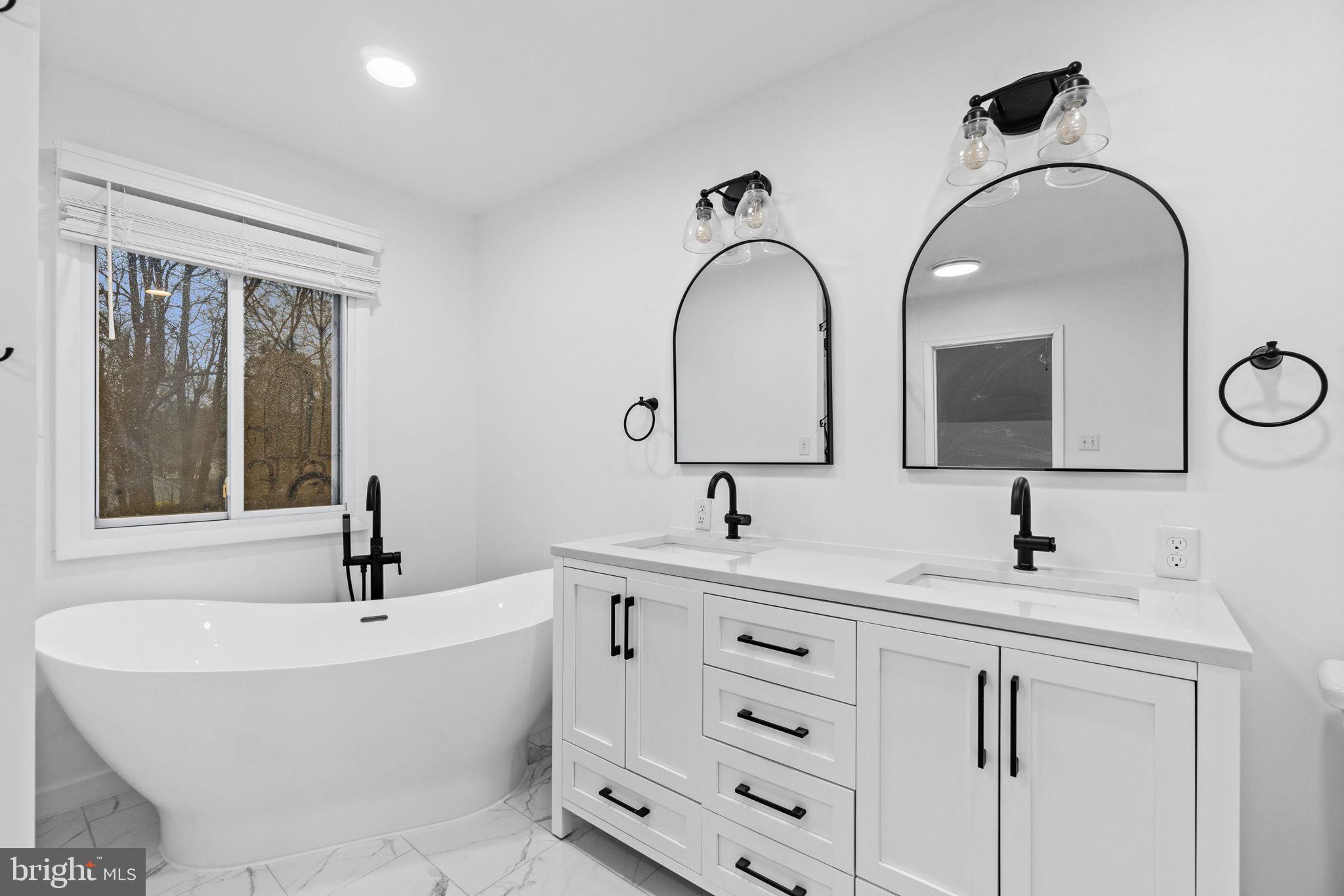 STONEYBROOKE - Residential Lease