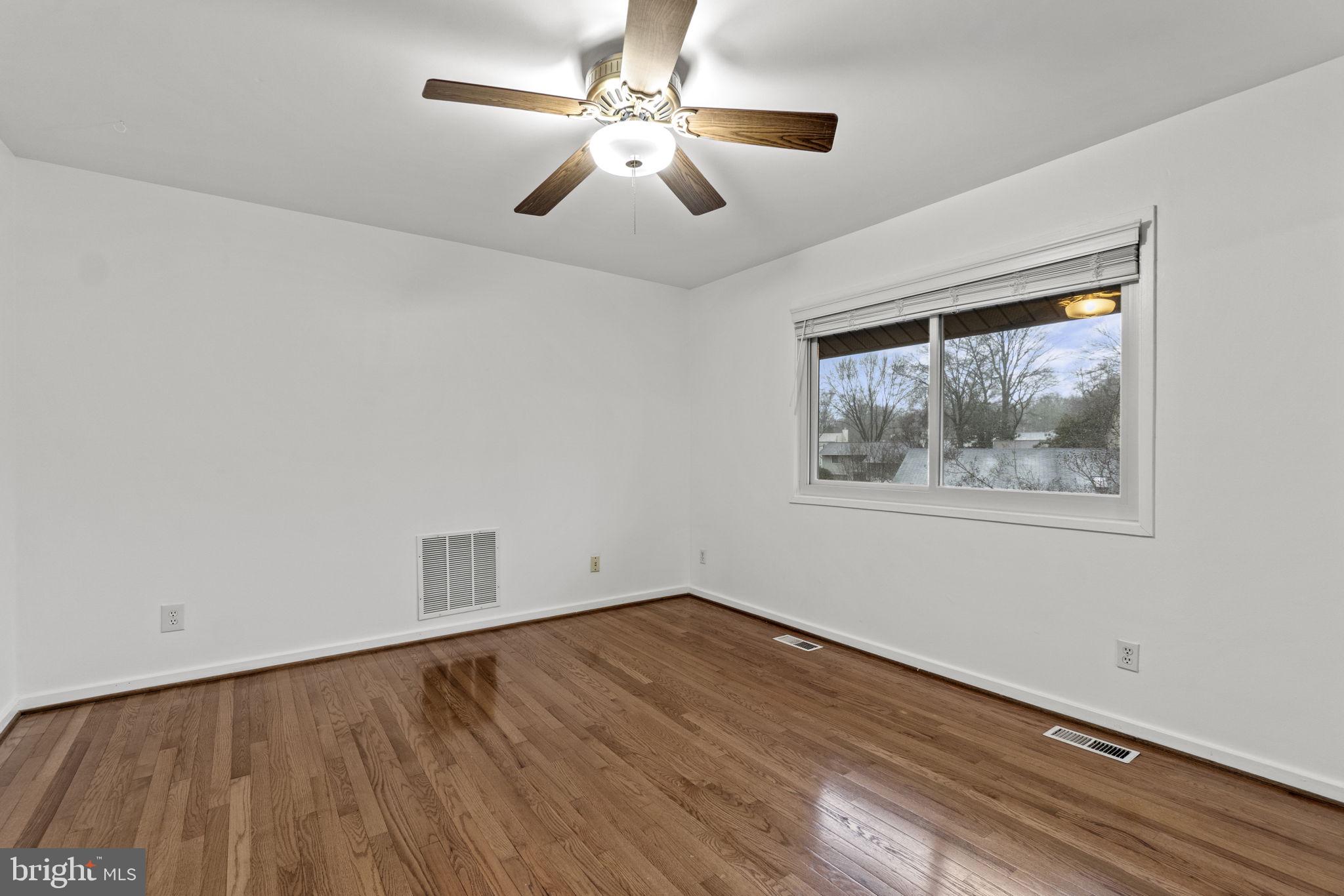 STONEYBROOKE - Residential Lease