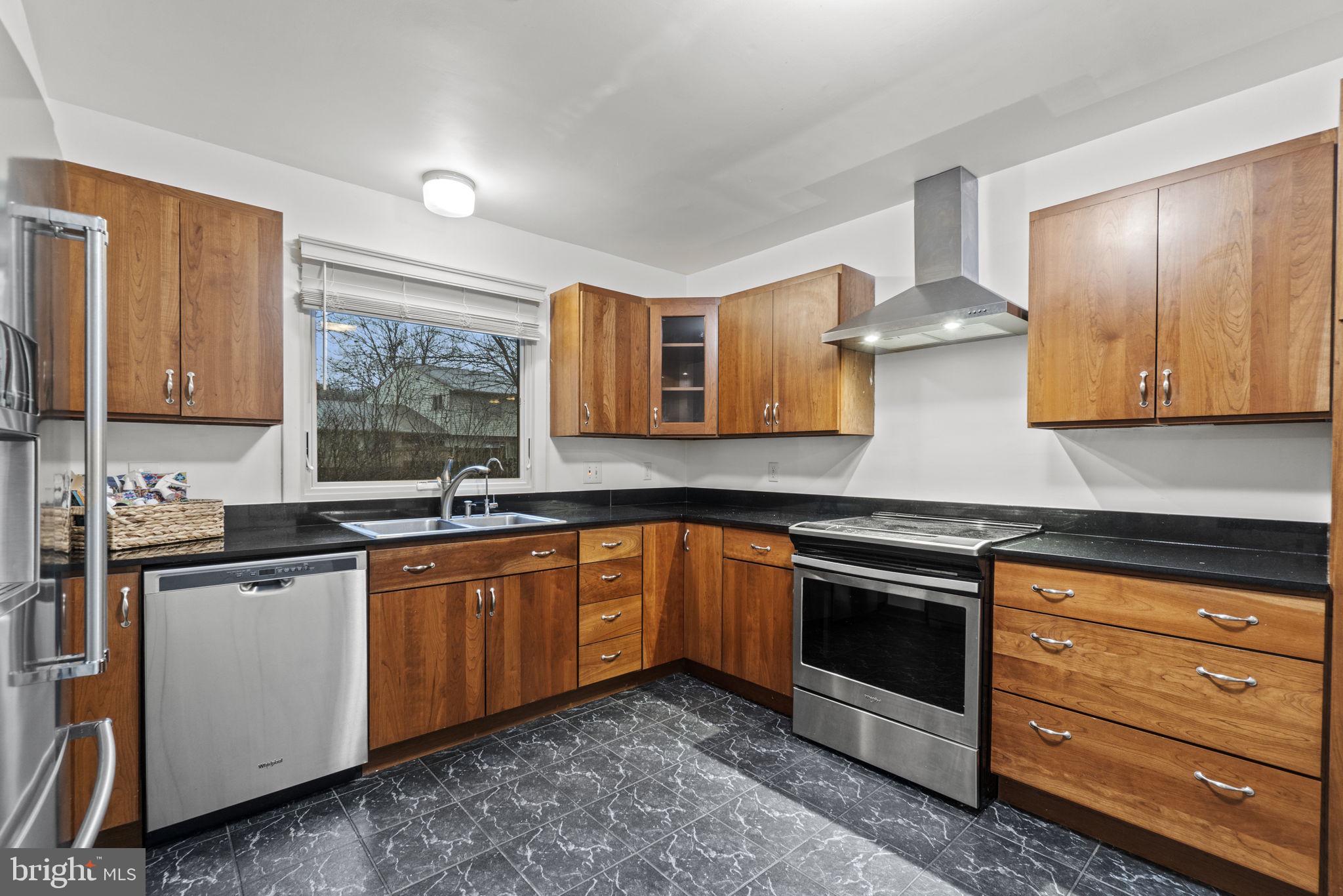 STONEYBROOKE - Residential Lease